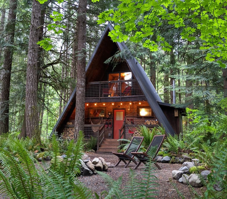 A-frame cabin in Washington woods