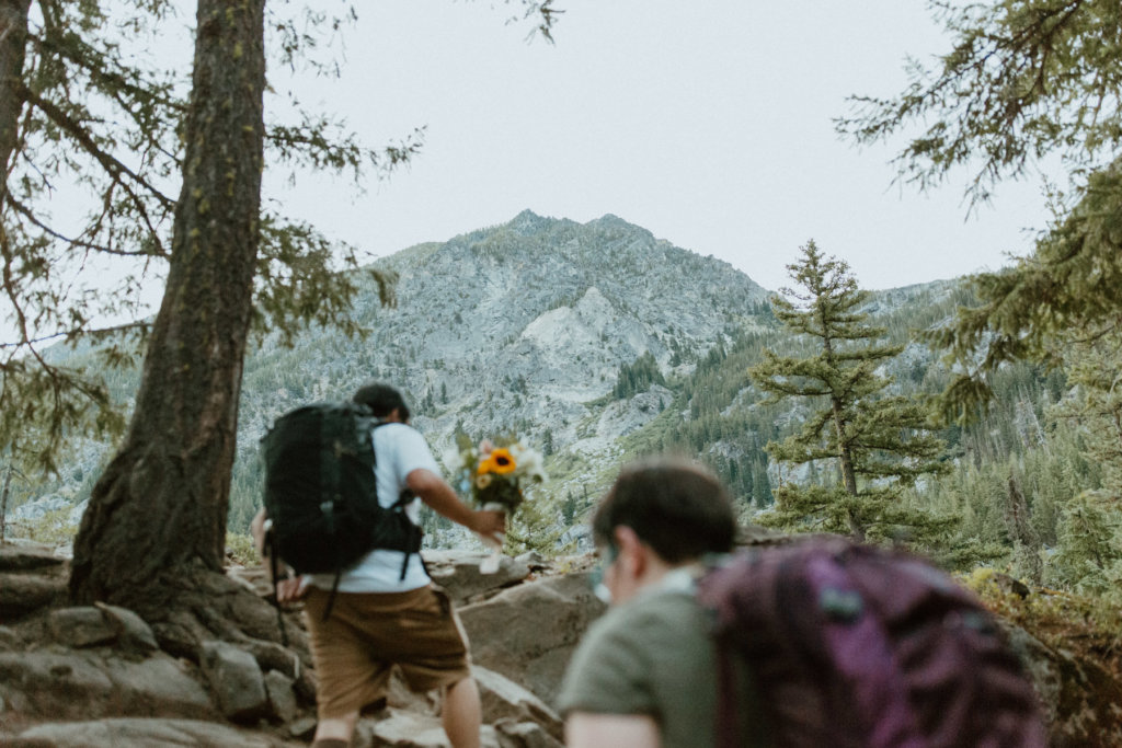 sunrise hike for elopement ceremony in leavenworth