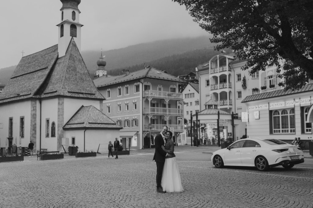 bride and groom in ortisei